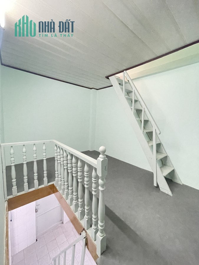 Gấp bán nhà HXH Lạc Long Quân Phường 10 Tân Bình, Lô Góc 40m2 chỉ 4 tỷ nhỉnh