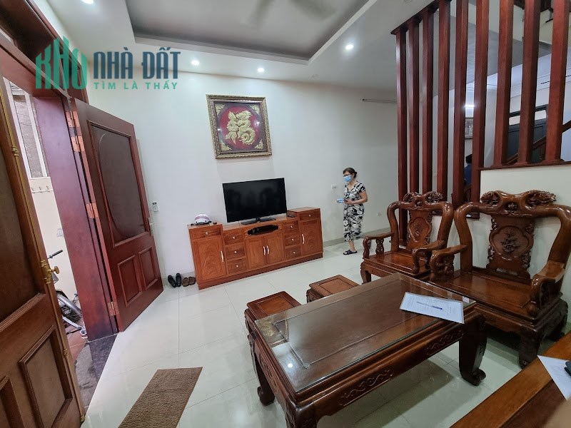 RẺ BẤT NGỜ! Bán nhà Khương Đình GẤP, SÁT PHỐ, Ở LUÔN, nội thất VIP, 51m2*5T giá 4.5tỷ.