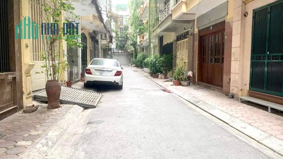 MẶT PHỐ VĨNH PHÚC-GA RA -KINH DOANH BẤT CHẤP MỌI LOẠI HÌNH - TẶNG FULL NỘI THẤT CHÂU ÂU - DT 48M -