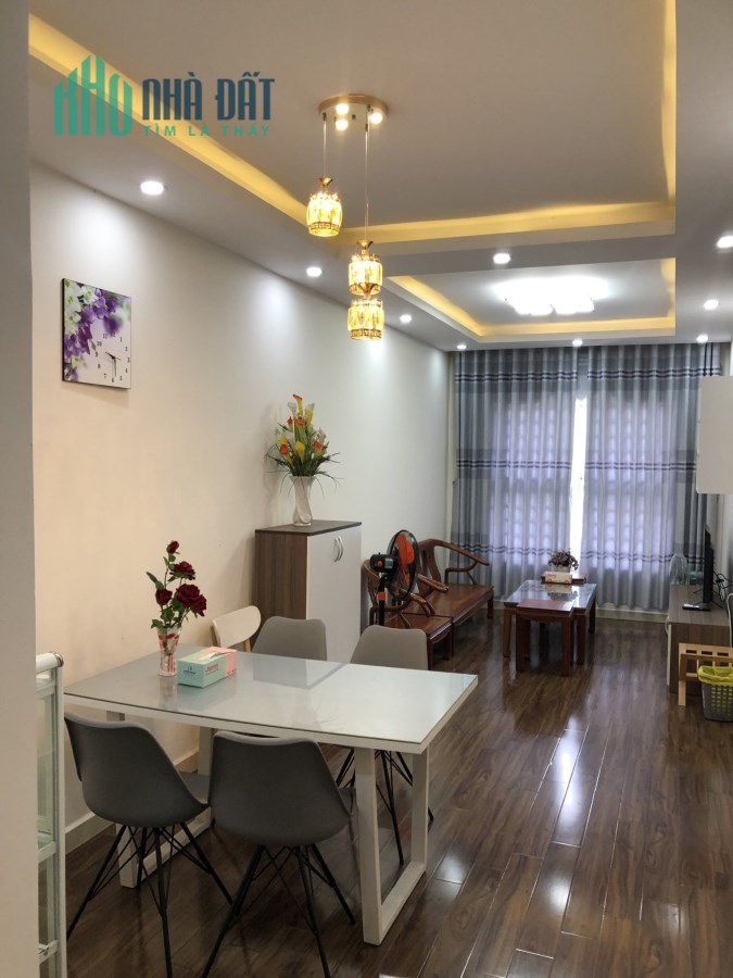 Căn hộ 2PN full nội thất xịn sò tầng cao thoáng mát