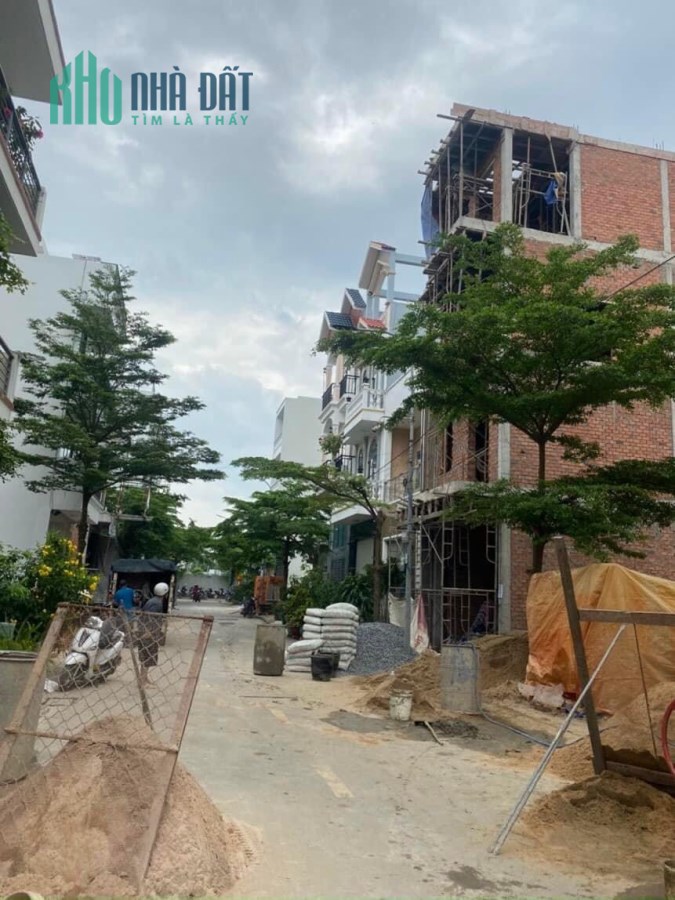 chính chủ cần bán gâp đất
P thạnh xuân q12

♦️ngay ủy ban p thạnh xuân

♦️Dt 4.40x11.50
