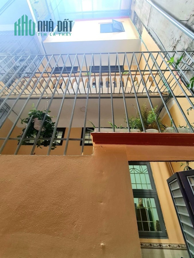 Bán Nhà Chính Kinh Gần Ngã Tư Sở, 2 Thoáng 47m x 4 Tầng, MT 4.5m, Giá 4.2 Tỷ Lh 0969356066