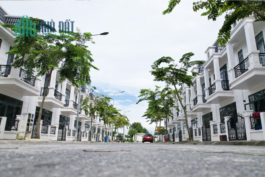 BÁN NHÀ PHỐ KHU COMPOUND PHƯỚC ĐIỀN CITIZEN BÌNH DƯƠNG 2,6 TỶ/ CĂN, SỔ HỒNG ĐÃ HOÀN CÔNG.