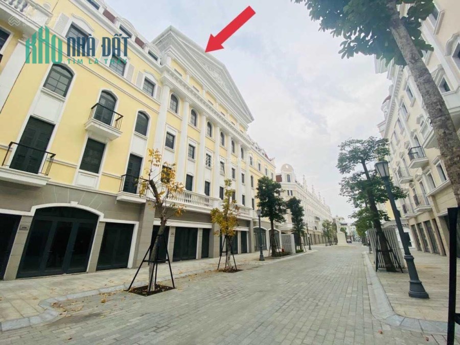 Bán" cắt lãi" khách sạn trung tâm  Bãi Cháy, gần biển, đông khách du lịch