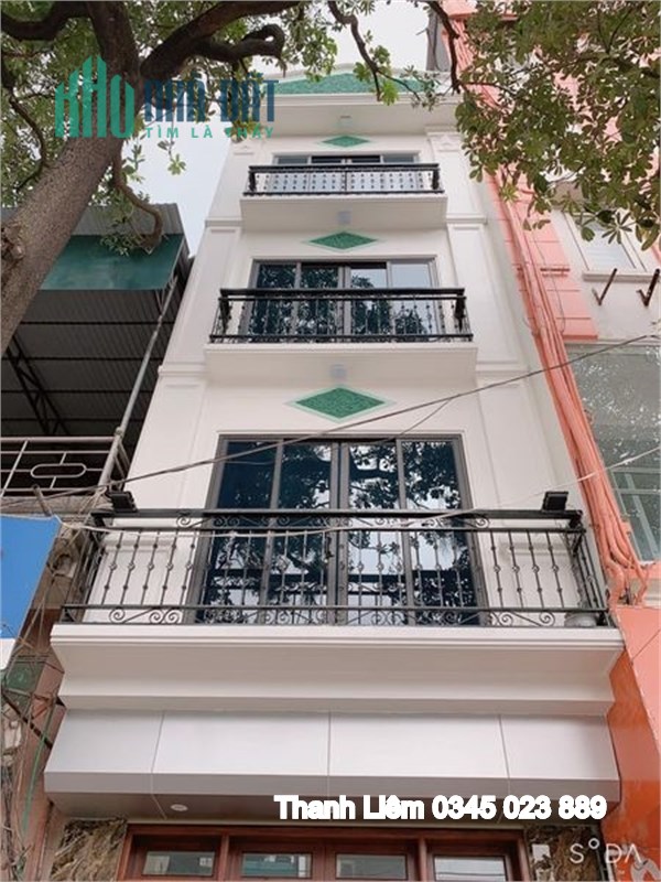 Mặt phố Giải phóng vỉa hè 7 tầng thang máy giá cực hợp lý chỉ 16 tỷ 2 làn xe tấp nập
