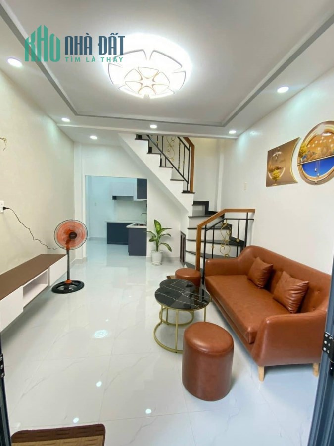 BÁM GẤP NHÀ ĐƯỜNG HỒNG BÀNG QUẬN 11 - HẺM RỘNG GẦN 4M SẠCH SẼ AN NINH SÁT MẶT TIỀN 3 TẦNG ĐẸP DỌN