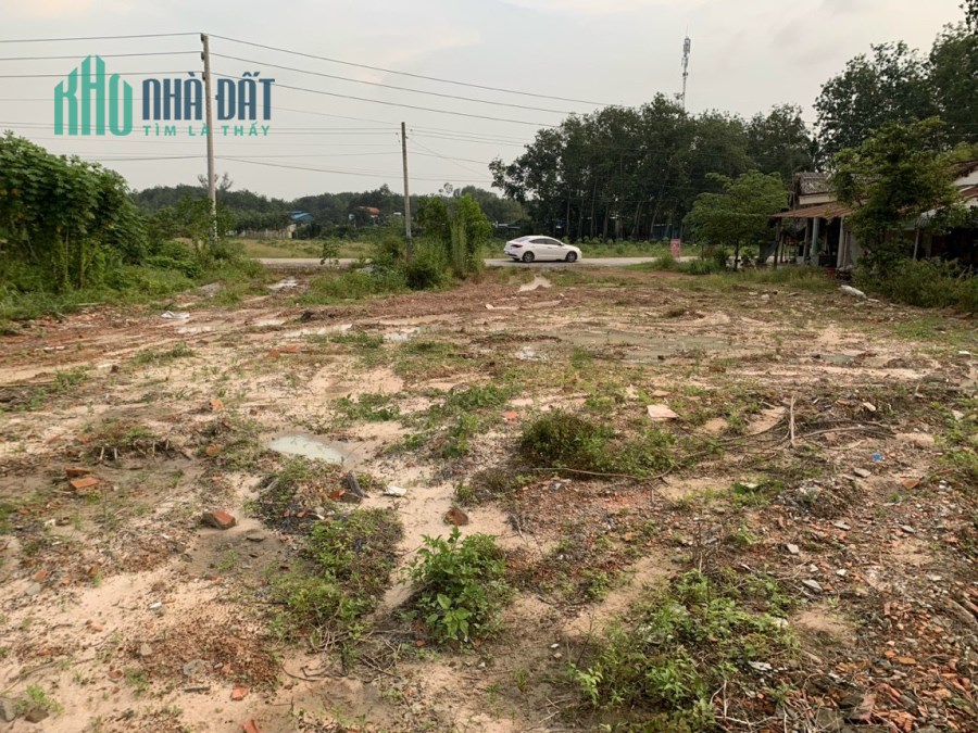 Bán 1868m2 thổ cư gần ngay ngã 5 Cổng Xanh Tân Uyên BD, SHR, 14.3 tỷ. Lh:0975176113