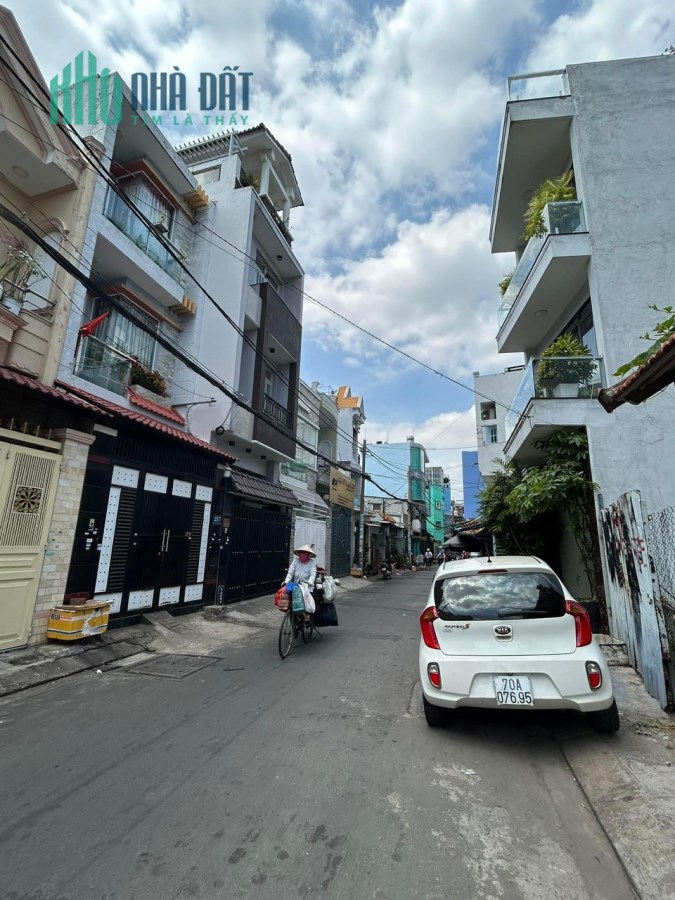 Bán nhà C4 đường sơn kỳ, hẻm xe hơi, 195m2 giá 16.3 tỷ