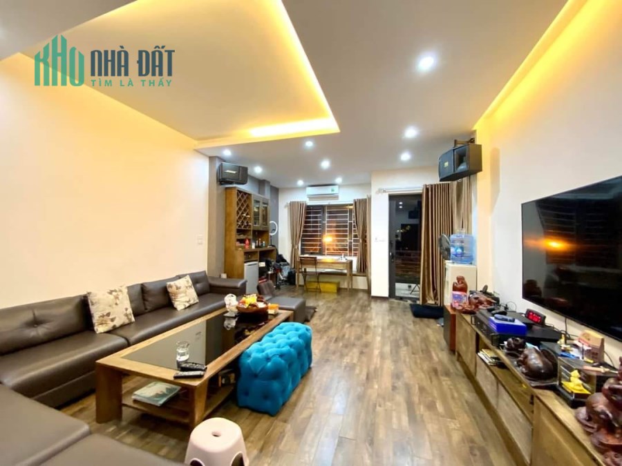 Bán Nhà Phường Việt Hưng, Ngõ Rộng Ôtô Đỗ Cổng, 15M Ra Mặt Phố, 38m2, 4 Tầng, Gía 2,8 Tỷ.
