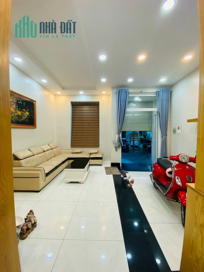 NHÀ BÁN TÂN PHÚ - 54M2, SỔ VUÔNG A4 - NGANG 6.1 CHỈ 3TỶ9