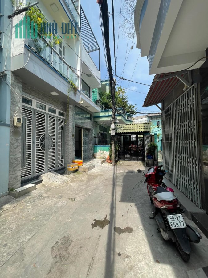 BÁN GẤP NHÀ NỞ HẬU HẺM XE HƠI 5,5X14M  , P10 TÂN BÌNH , CHỈ 5,X TỶ CÒN TL