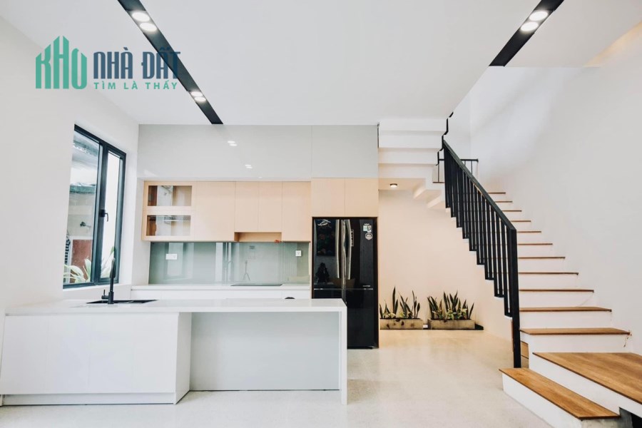 BÁN SIÊU PHẨM 4 TẦNG 4 MÊ NGANG RỘNG 9M SÁT ĐƯỜNG LÊ THANH NGHỊ