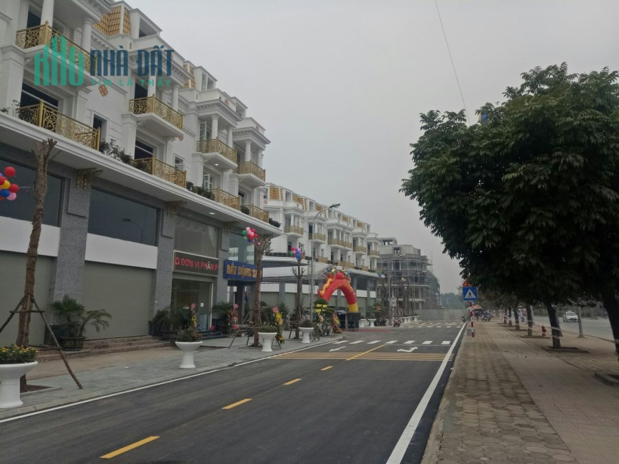 Bán căn chân đế KĐT Việt Hưng, làm phòng khám, thẩm mỹ, nha khoa, KD tốt. 77m2, giá 3.65 tỷ