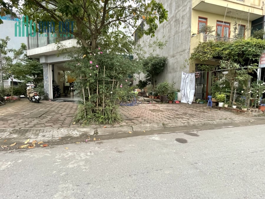 Bán đất Khu 31ha Trâu Quỳ, Thành Trung,  đường 13m, vỉa hè, gần khu hành chính quận,KD, 136m, 93tr