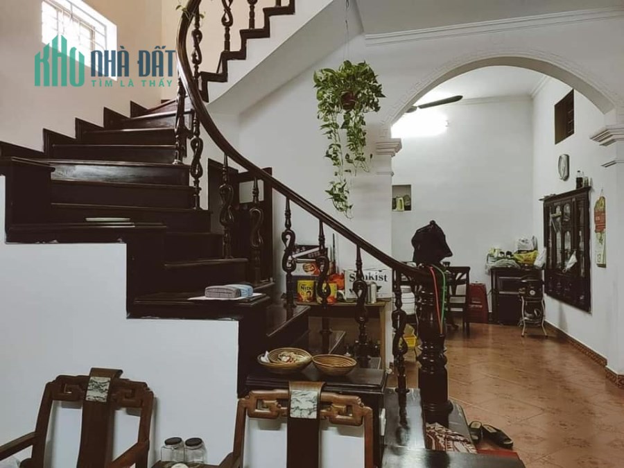 HIẾM!!! Bán Nhà Phố Ngọc Lâm, ÔTô Đỗ Cổng, 10M Ra Mặt Phố, 58m2, 3 Tầng, Gía 3,8 Tỷ.
