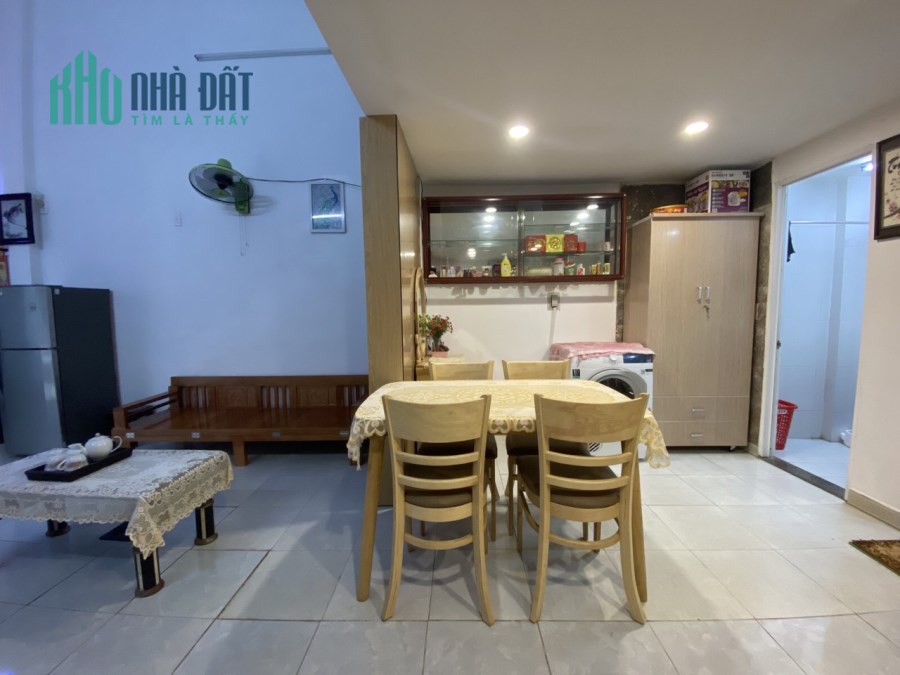 CẦN NHƯỢNG LẠI CĂN NHÀ ĐƯỜNG HẢI PHÒNG - 2 TẦNG - SỔ NỞ HẬU - GIÁ RẺ - DT 40 M2 - 2TY300 CÓ THƯƠNG