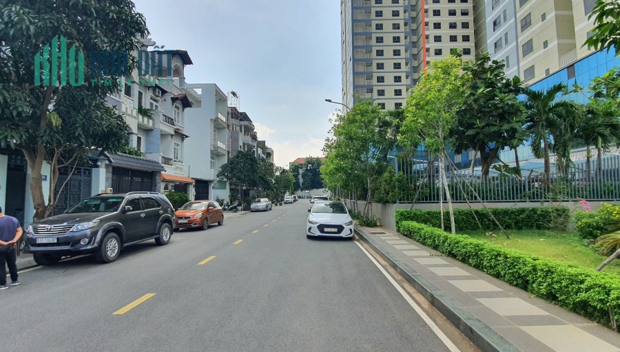 Đất sổ hồng,Hướng Đông,View công viên Homyland,đường Nguyễn Duy Trinh,quận 2 cần bán gấp