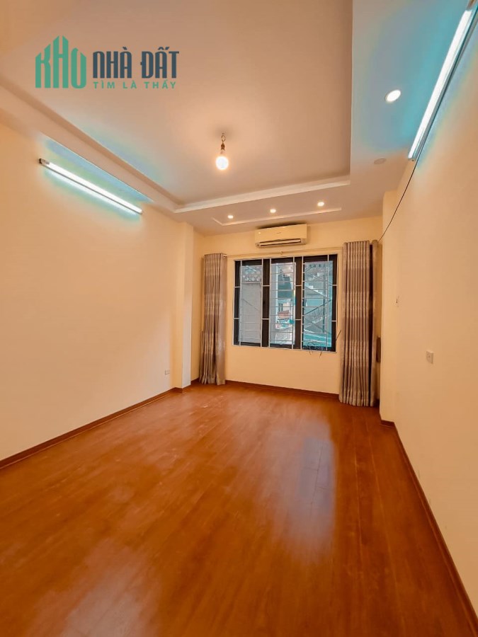 BÁN GẤP NHÀ PHỐ ĐỐC NGỮ - Ô TÔ ĐỖ CÁCH 5OM - DT 35M - NHỈNH 4 TỶ