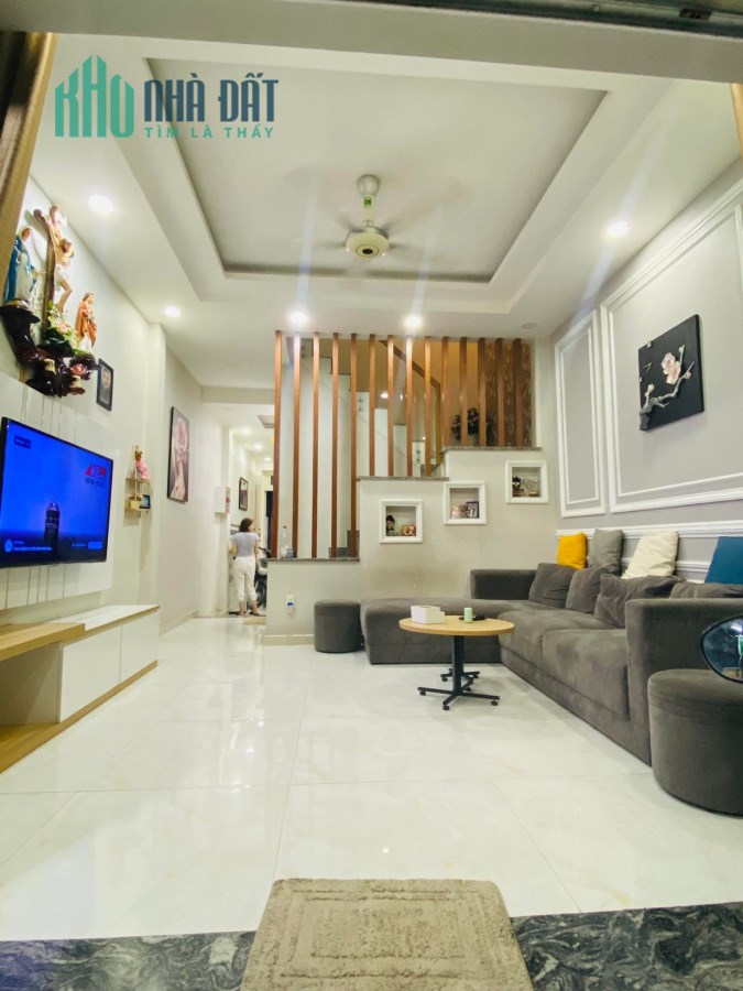 Bán gấp nhà 4,2x12 Trần Văn Quang P10 Tân Bình, Cao tầng Ô tô đậu chỉ 7 tỷ x