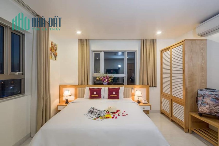 Tìm chủ mới, khách sạn 5* Hồ Nghinh, 300m2, 19 tầng, ngang 15m, giá 165 Tỷ.