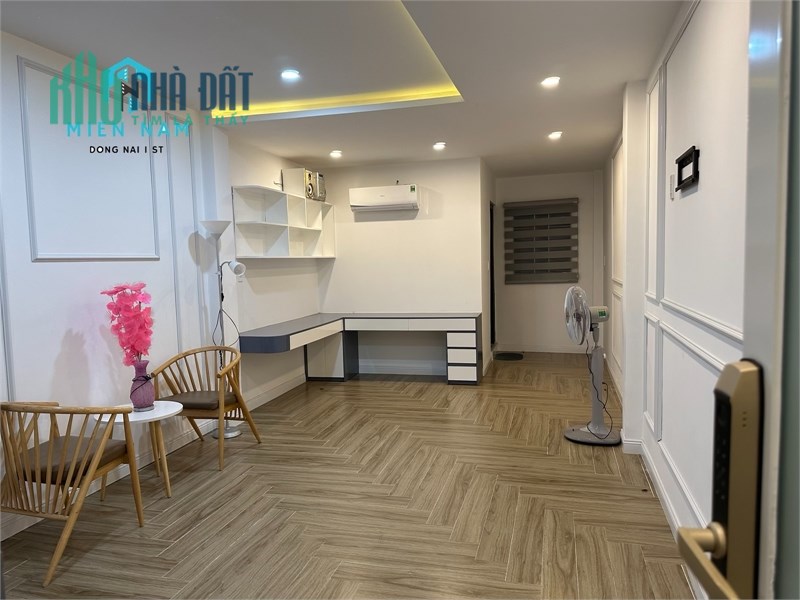 cho thuê nhà Phạm Văn Thuận - Nhà đẹp vị trí đẹp dt 2x25m