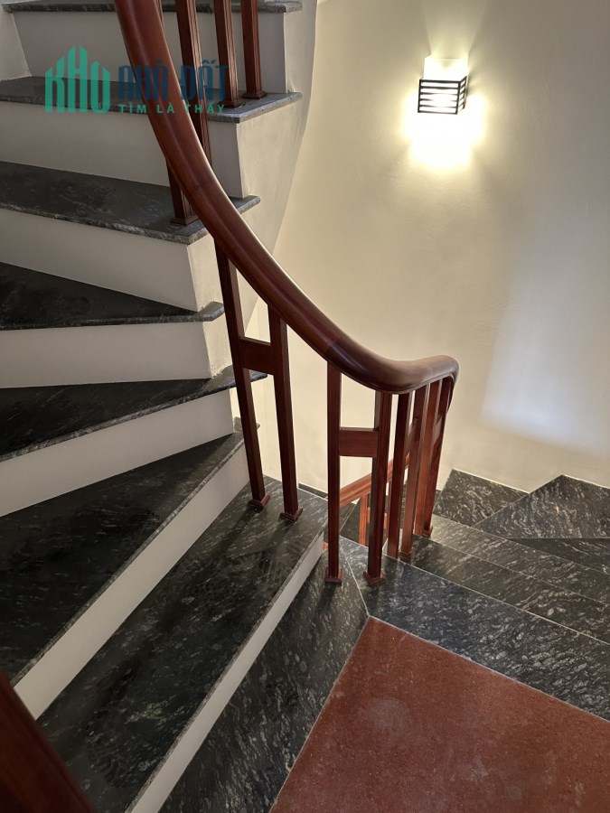 Bán nhà 5 Tầng,  Dt sd32m, Vũ Xuân Thiều, Mt6.5m, giá 3 tỷ 1.
