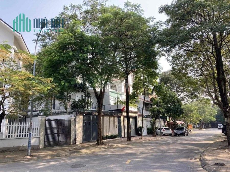 CHO THUÊ NHÀ BIỆT THỰ SÀI ĐỒNG, LONG BIÊN , 212M MT14M, Giá 30 tr