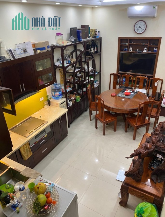 Kẹt quá bán Gấp Vương Thừa Vũ, Khu Phân Lô đẹp, Ô Tô 10m, DT47m2 x 4 tầng, Mt6m, chào 4.4 tỷ.