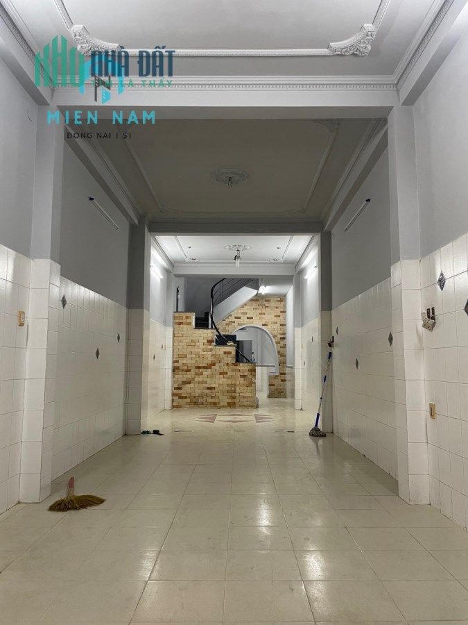Cho thuê nhà mặt tiền Hưng Đạo Vương gần Bánh kem siu siu trung dũng