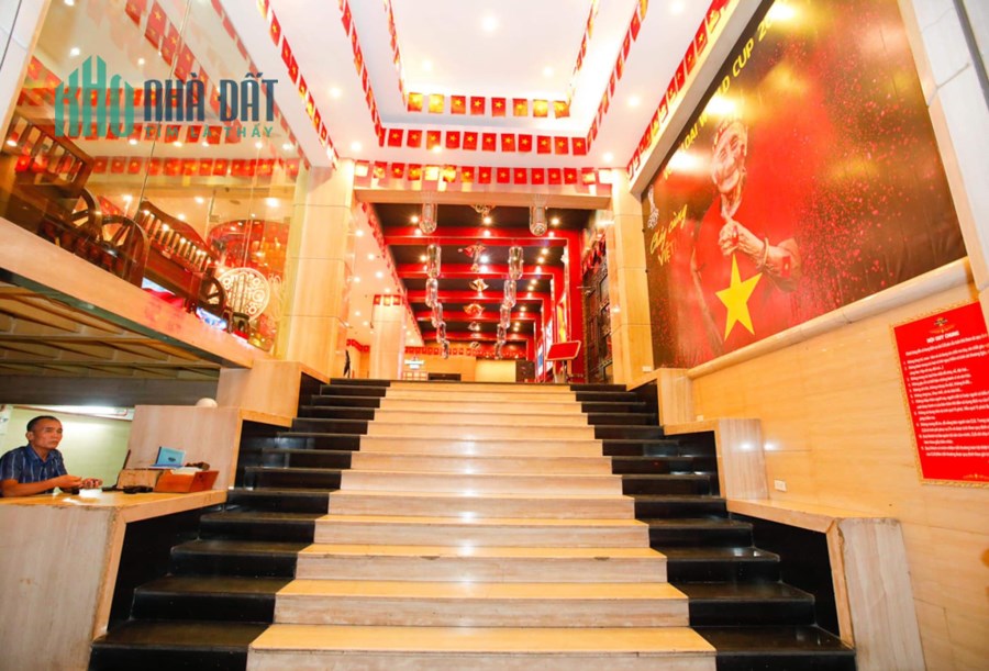 Bán tòa nhà văn phòng 11 tầng mặt phố La Thành lớn, gần ngã 5 Xã Đàn, 450m2, MT 15m