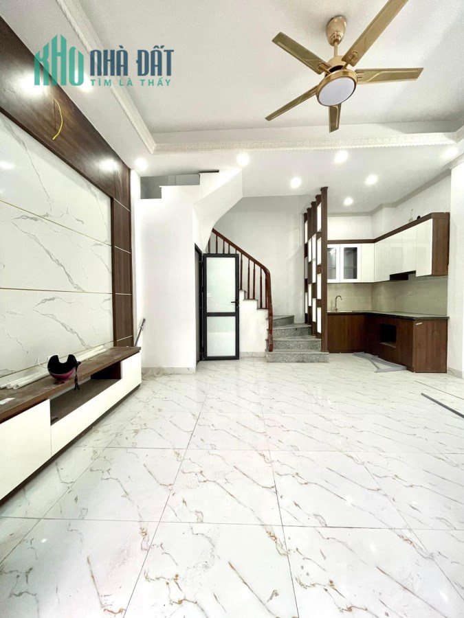 Bán nhà riêng 30m x 5 tầng Dương Nội , 3 phòng ngủ , 4 vệ sinh, tầng 5 sân phơi và phòng thờ.