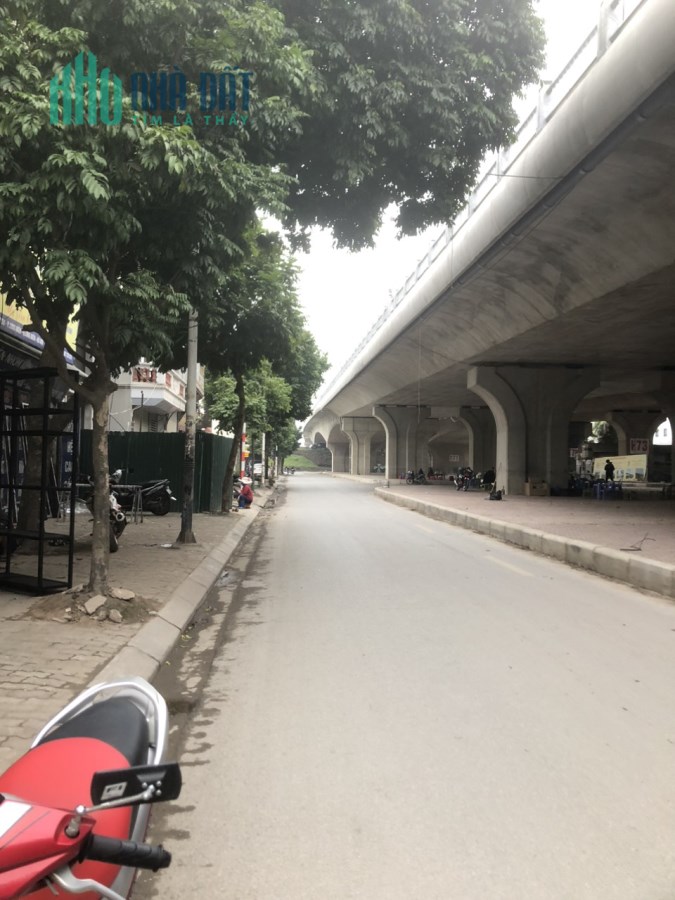 Đất mặt phố Đàm Quang Trung, vỉa hè, ô tô, 110 m2, MT 8,5m, chỉ 15 tỷ.