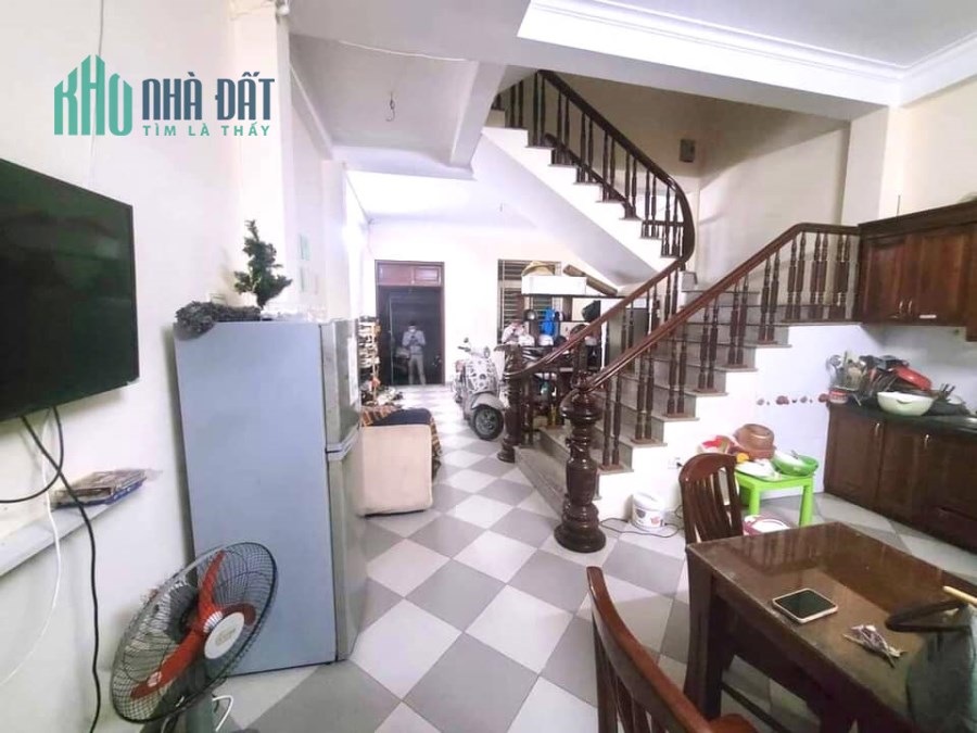 Siêu rẻ! Bán nhà Nguyễn Trãi Ở vivip-đầu tư là thắng 40m2x4 tầng-MT4m-nhỉnh 3 tỷ