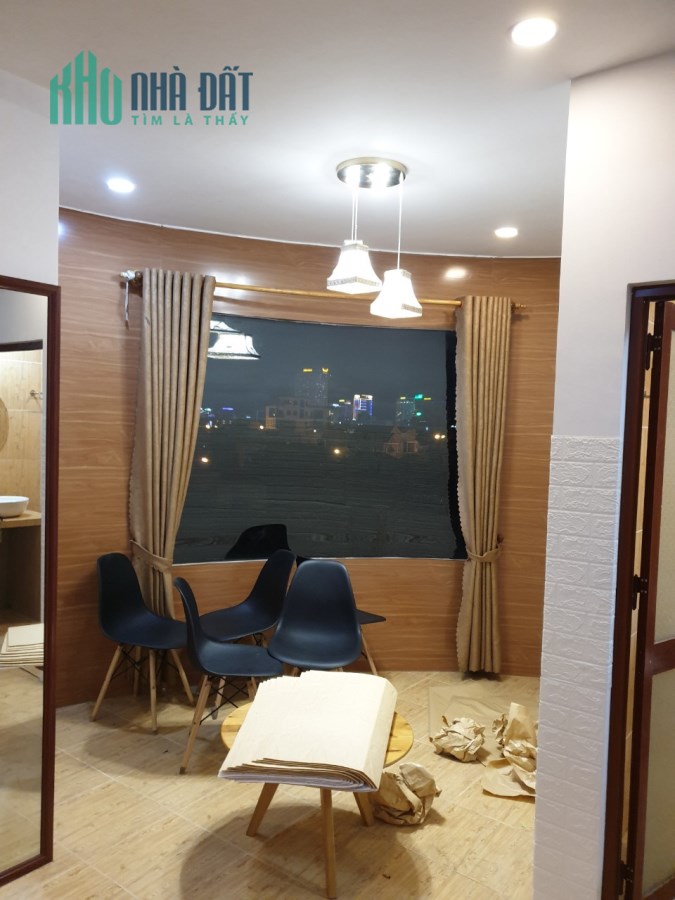 Bán nhà mặt tiền đường Mỹ An, Ngũ Hành Sơn, 7 tầng thang máy, 123 m2, Ô tô đỗ, gần sông Hàn. Chỉ 16