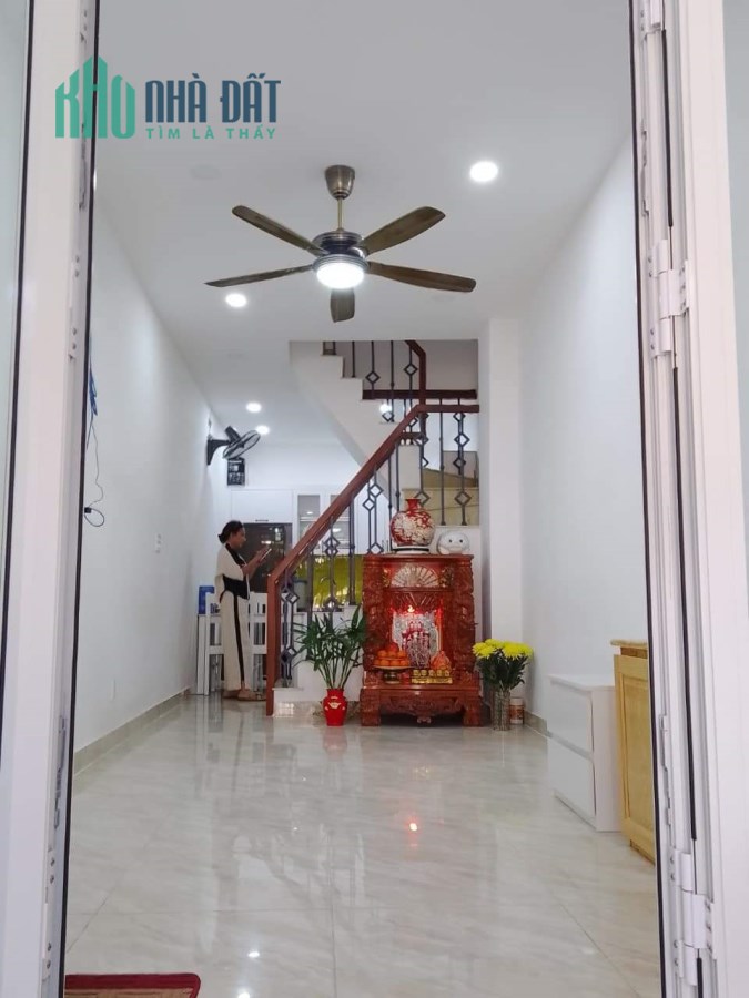 Nhà đẹp 3 tầng sát mặt tiền đường Trần Não, Quận 2 giá chỉ nhỉnh 5 tỷ