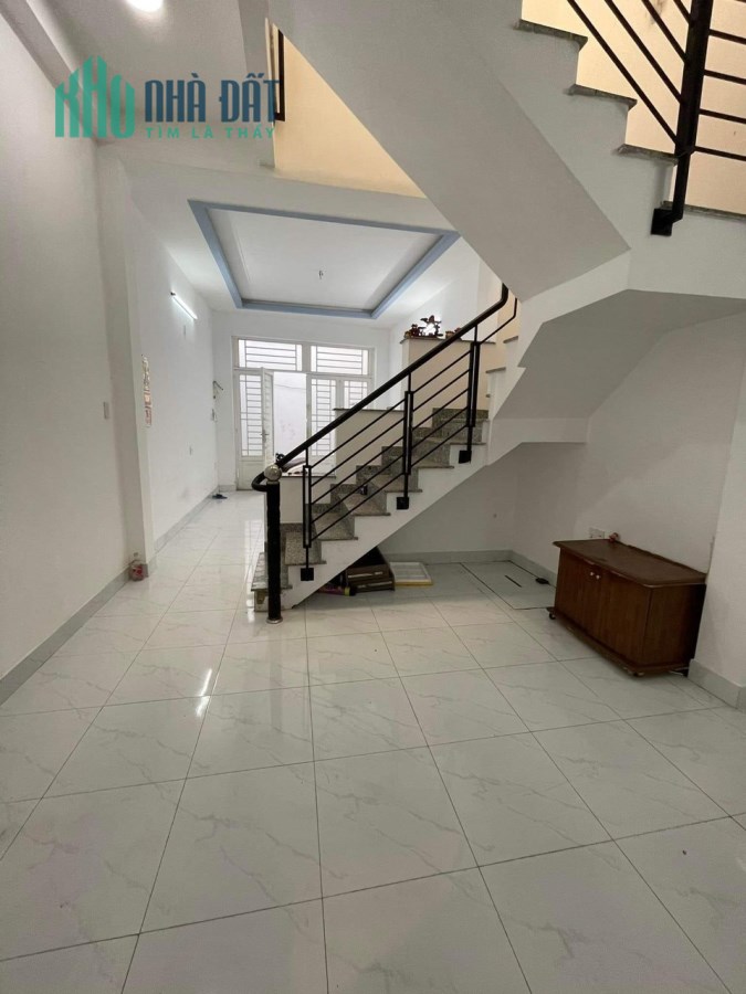 Bán nhà đường lê trọng tấn, 2 tầng, hẻm ba gác, 41m2 chỉ 4.2 tỷ, cách hẻm xe hơi tránh 15m