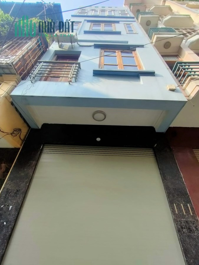 Bán nhà phố Hào Nam, 5 tầng, ô tô tránh, dừng đỗ ngày đêm, 30 m ra phố.