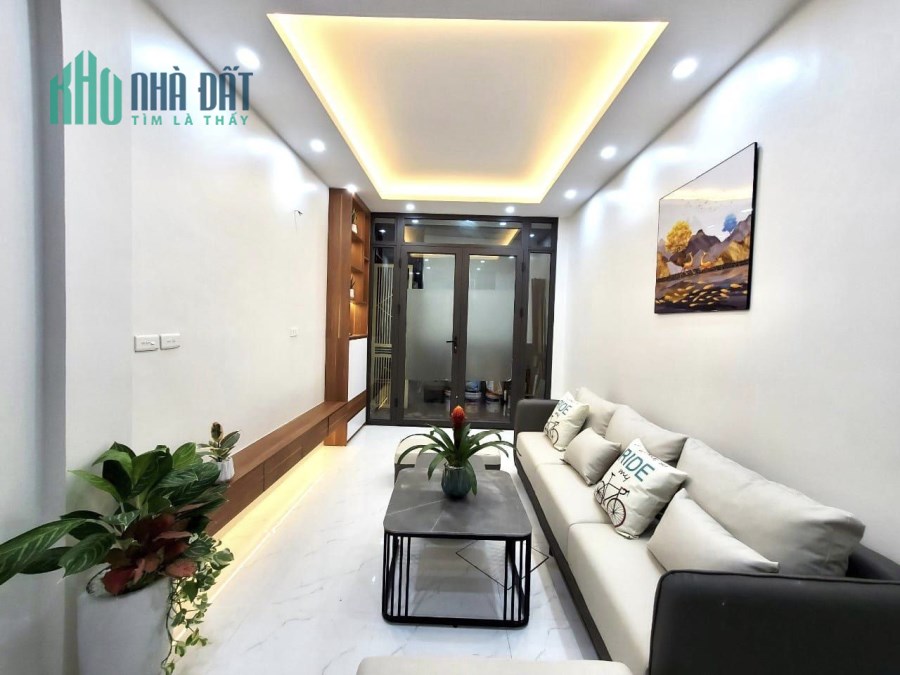 HOT! Nhà Nguyễn Ngọc Vũ Thanh Xuân 33m, 5T 3.85 tỷ NỘI THẤT SANG TRỌNG ngõ  thông thoáng ở ngay