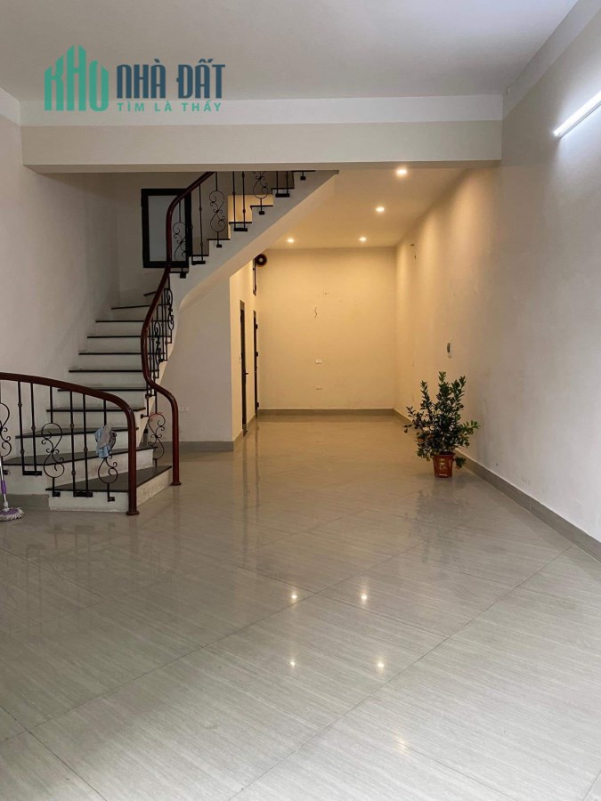 HOT! Nhà Hoàng Ngân, Thanh Xuân 45m2 4T Nội thất sang trọng, ngõ thông thoáng 0904,688,633