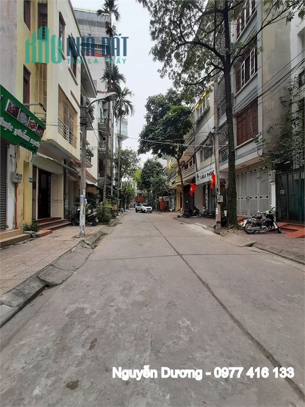 Siêu hiếm nhà Hoàng Cầu, Đống Đa,112 m2, MT: 6,8m, Ô tô tránh, vỉa hè, kinh doanh. Giá rẻ