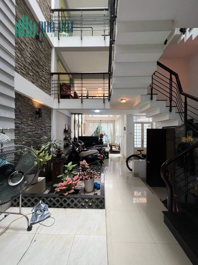 BÁN GẤP NHÀ MẶT TIỀN HẺM NHỰA 8M ÂU DƯƠNG LÂN QUẬN 8 - NHÀ 4 TẦNG ĐẸP NGANG HIẾM 5 X18M NHỈNH 10 TỶ.