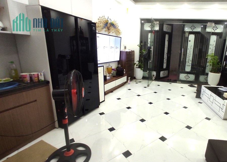 Bán Nhà Nguyễn Trãi Gần Ngã Tư Sở Nhà Mới Nở Hậu 45m x 5 Tầng MT 4.5m 0969356066