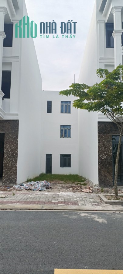 Bán đất tại xã Phú Chánh, Tx. Tân Uyên gần chợ Phú Chánh ngay Khu công nghiệp Visip 2A