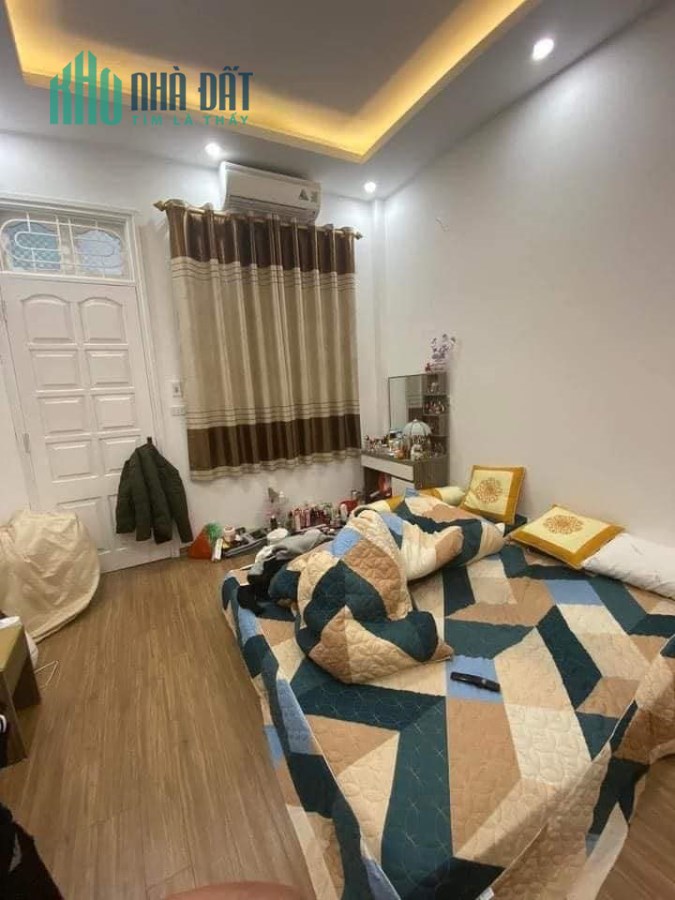 Bán nhà 175 Lạc Long Quân 40m2 4tầng ngõ thông rộng gần Hồ Tây,chỉ 5 tỷ 0936.288.283