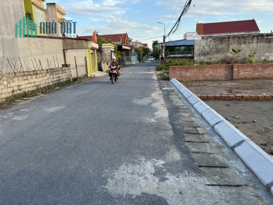 SỔ ĐỎ CHÍNH CHỦ SANG TÊN NGAY CHỈ VỚI LÔ ĐẤT 400TR