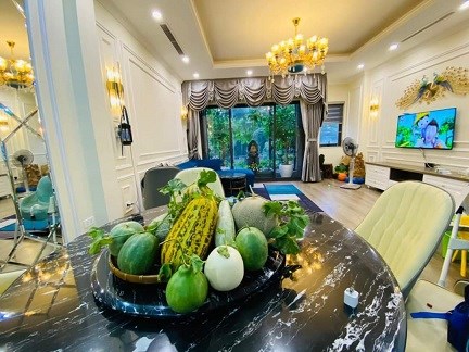 Bán nhà Vũ Xuân Thiều 55 nhà 6 Tầng mt 5m giã 7.5 tỷ Long Biên