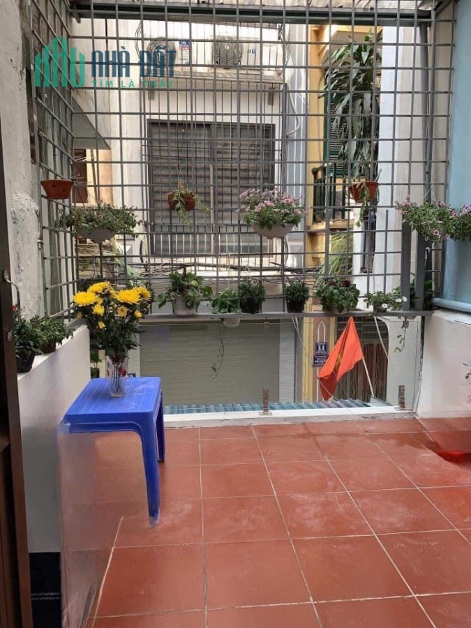 Nhà đẹp lung linh tại phố Vũ Hữu - 35m2 - 4 tầng-Nhà 2 mặt thoáng, sổ đẹp nở hậu, Nhỉnh 3 Tỷ