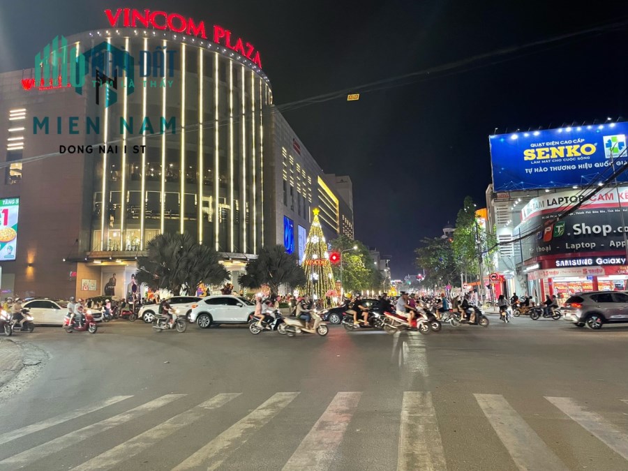 Cho thuê căn góc 2 mặt tiền Phạm Văn Thuận ngay ngã tư Vincom 6 x 13