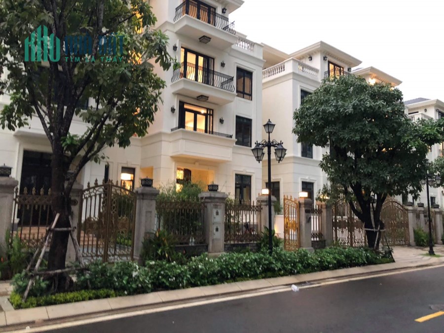 BÁN GẤP BIỆT THỰ BASON QUẬN 1 GIÁ CHẤN ĐỘNG