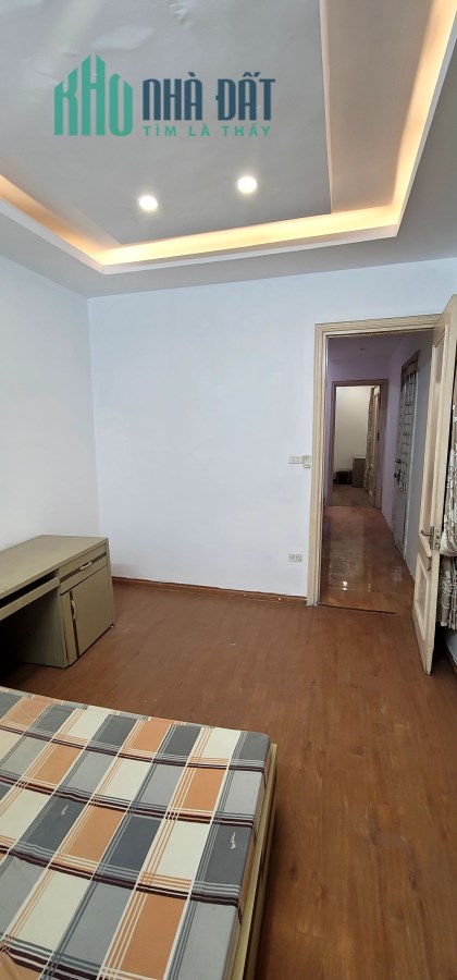 6.5 tỷ nhà phố Thái Hà, TT Đống Đa, 43m2 x 4 tầng, 5 ngủ, gần phố, ô tô đỗ 10m